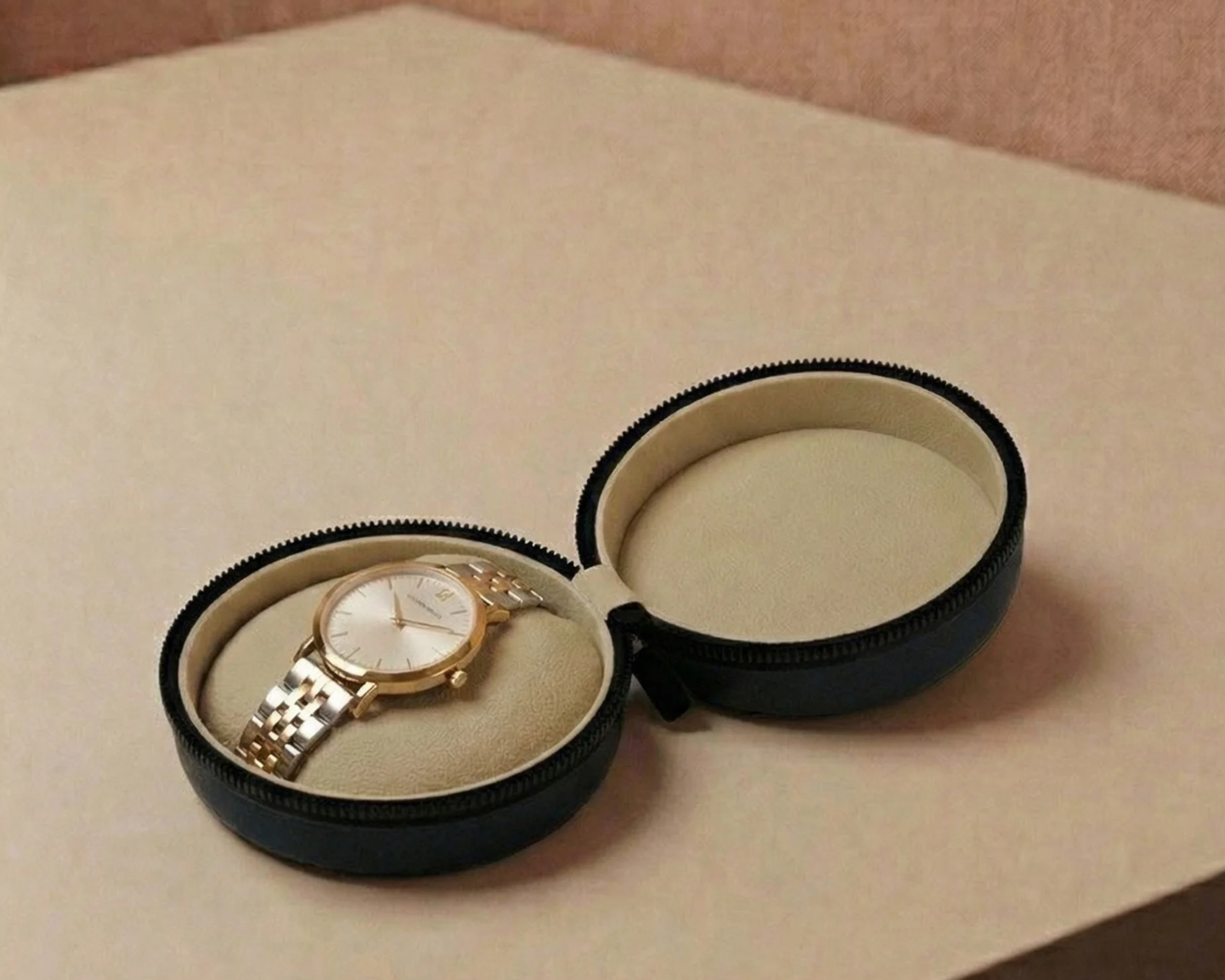 Watch pouch